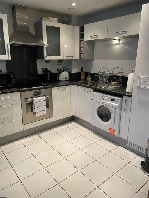 1 Bedroom Apartment Royal Docks London Eksteriør bilde