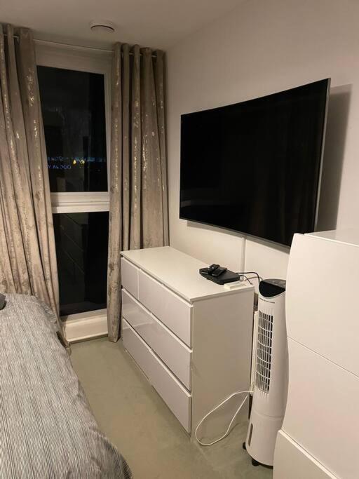 1 Bedroom Apartment Royal Docks London Eksteriør bilde